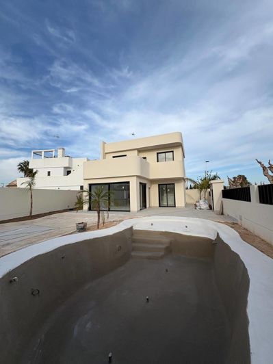 Image No.8-3 Bed House/Villa for sale