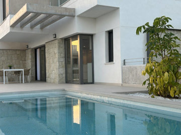 Exterior 6
