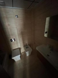 Interior 6