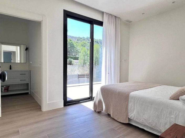 Image No.20-4 Bed House/Villa for sale