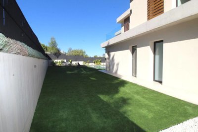 Exterior 3