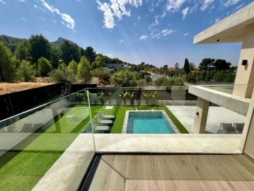 Exterior 4