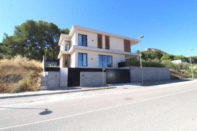 Exterior 9