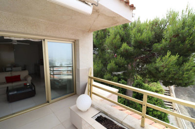 Exterior 5