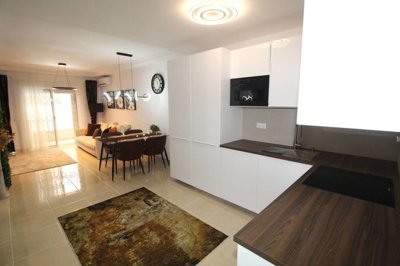 Interior 4