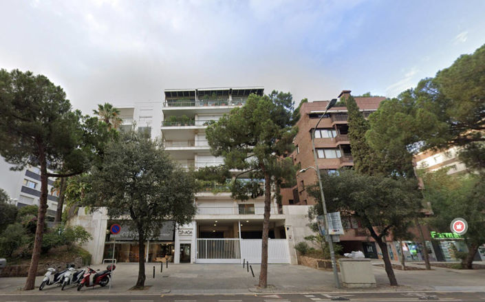 Image No.1-4 Bed Apartment for sale
