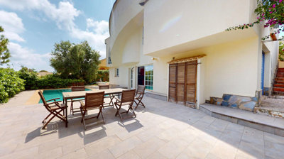 Exterior 14
