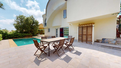 Exterior 5