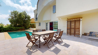 Exterior 7