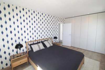 Interior 8