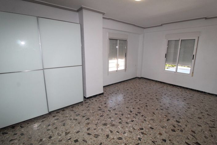 Image No.24-6 Bed House/Villa for sale
