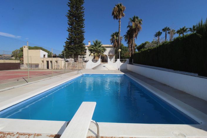 Image No.5-6 Bed House/Villa for sale