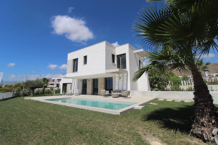 Image No.3-4 Bed House/Villa for sale