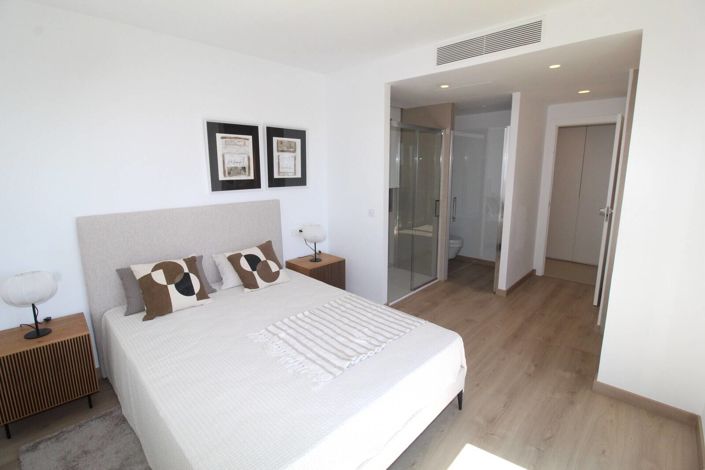 Image No.9-4 Bed House/Villa for sale