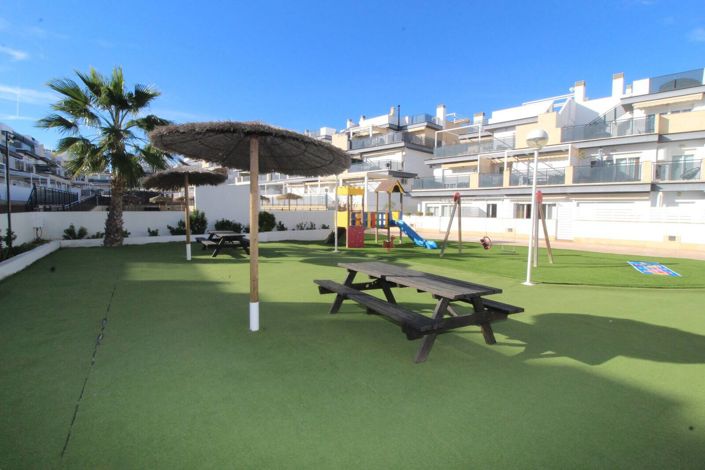 Image No.8-3 Bed Apartment for sale