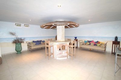 Interior 7