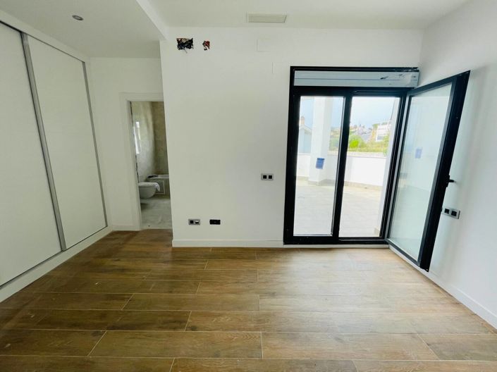 Image No.17-5 Bed House/Villa for sale