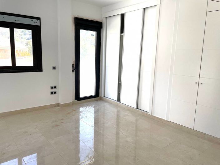 Image No.32-5 Bed House/Villa for sale