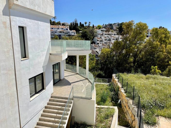 Image No.8-5 Bed House/Villa for sale