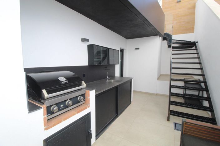 Image No.8-3 Bed Apartment for sale