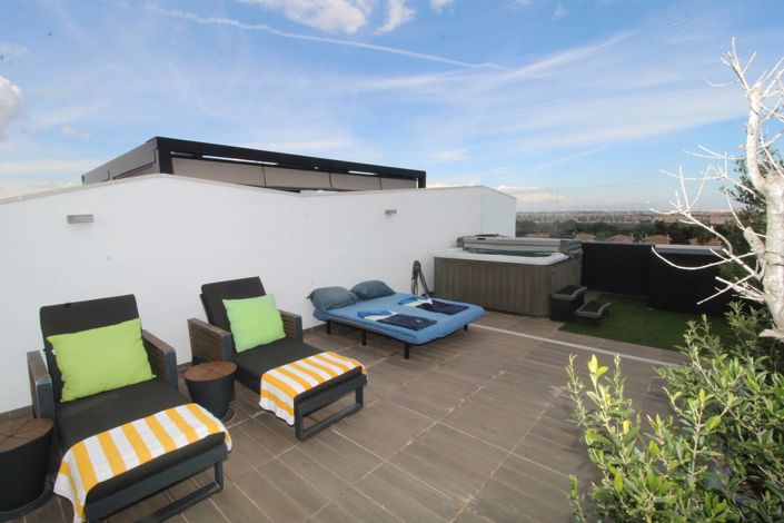 Image No.9-3 Bed Apartment for sale