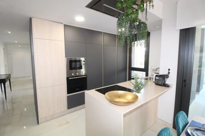Interior 4