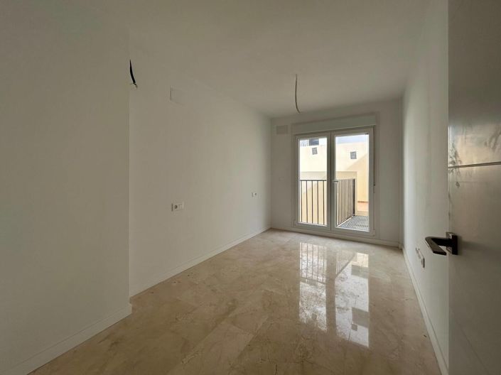 Image No.11-2 Bed Apartment for sale