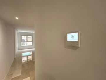 Interior 6