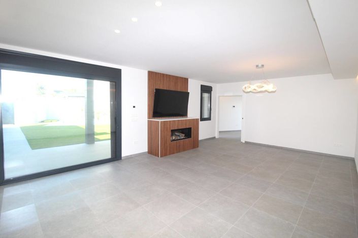 Image No.17-5 Bed House/Villa for sale