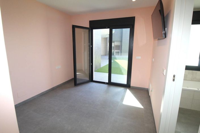 Image No.25-5 Bed House/Villa for sale