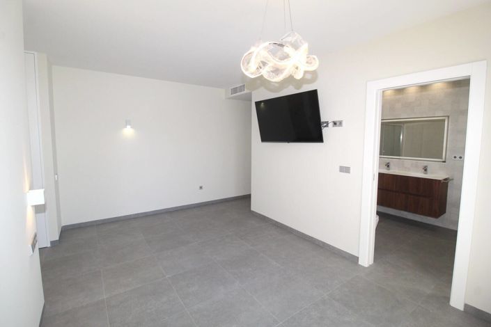 Image No.29-5 Bed House/Villa for sale