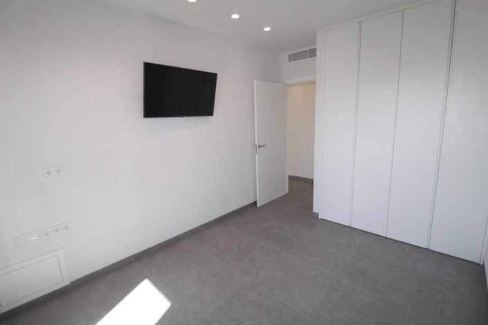 Image No.32-5 Bed House/Villa for sale