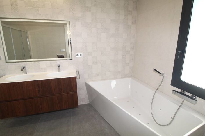 Image No.35-5 Bed House/Villa for sale