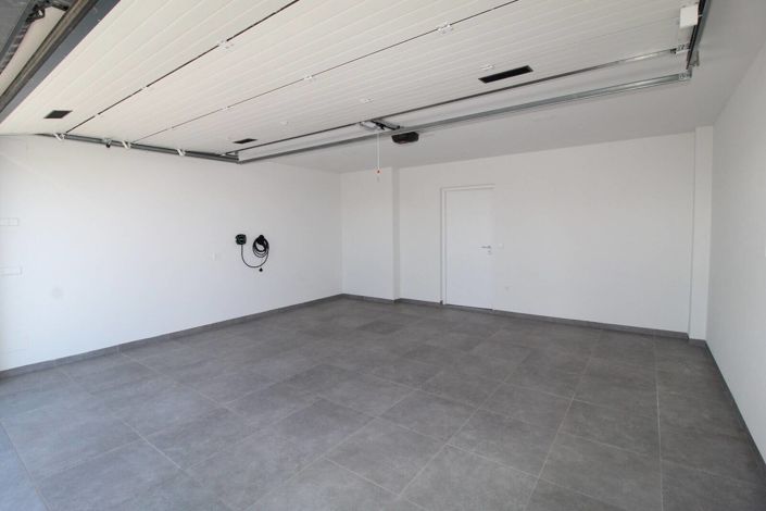 Image No.8-5 Bed House/Villa for sale