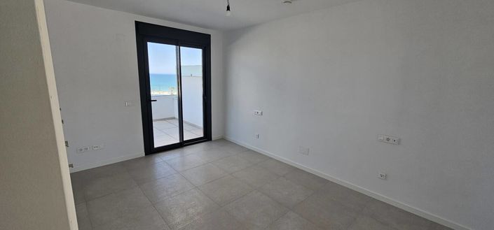 Image No.17-3 Bed Apartment for sale