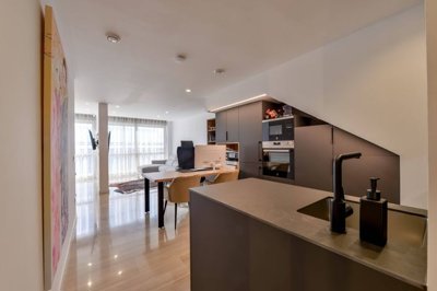 Interior 4