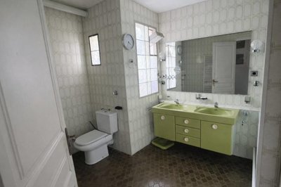 Interior 4