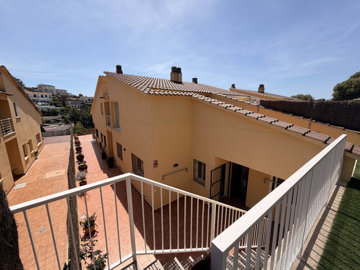 Exterior 12