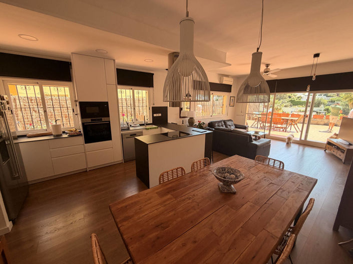 Image No.13-4 Bed House/Villa for sale
