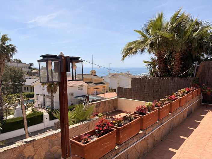 Image No.2-4 Bed House/Villa for sale