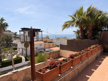 Exterior 2