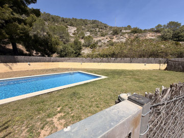 Exterior 6