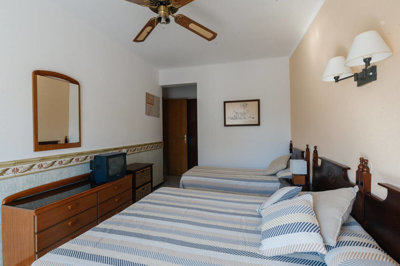 Interior 8