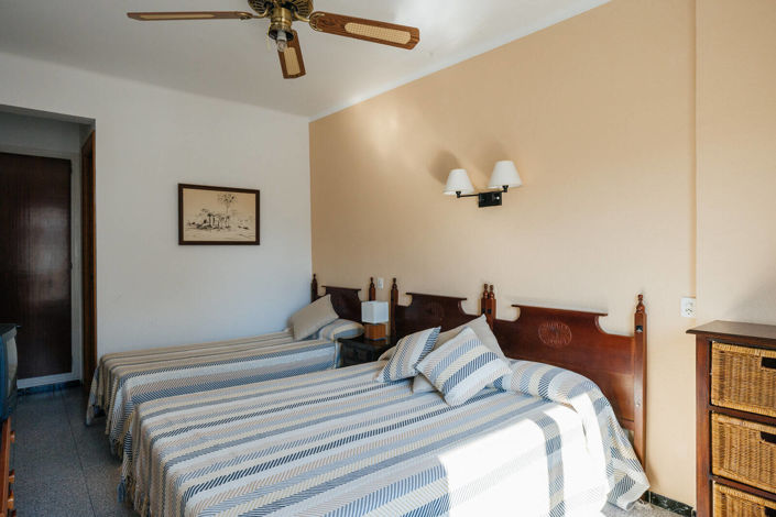 Image No.9-24 Bed Commercial for sale