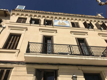 Exterior 1