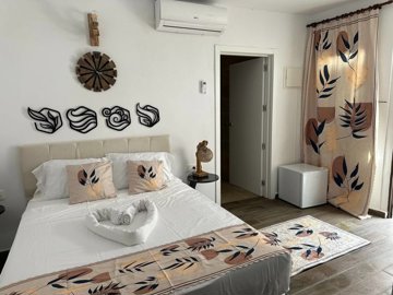 Interior 4
