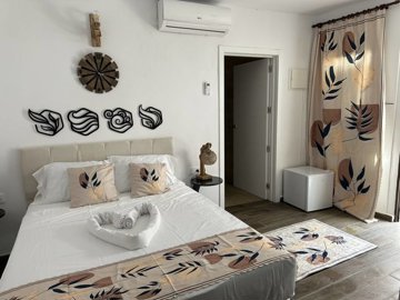 Interior 4