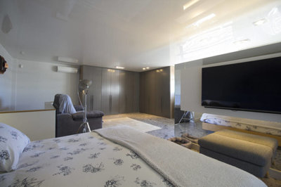 Interior 9