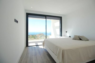 Interior 4