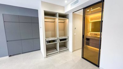 Interior 10